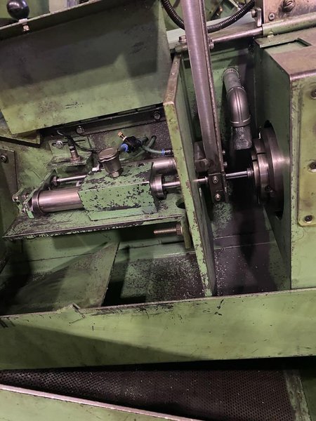 Dah-lian Round  Nut Tapping Machine