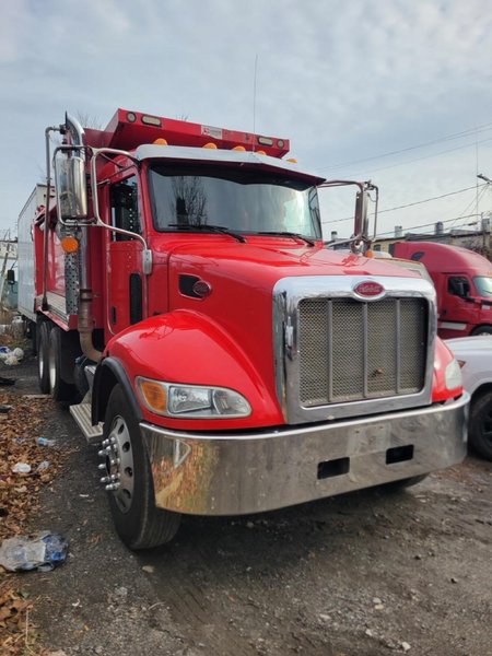 Peterbilt 567 Dump Truck, 2016 – Heavy Duty, Automatic