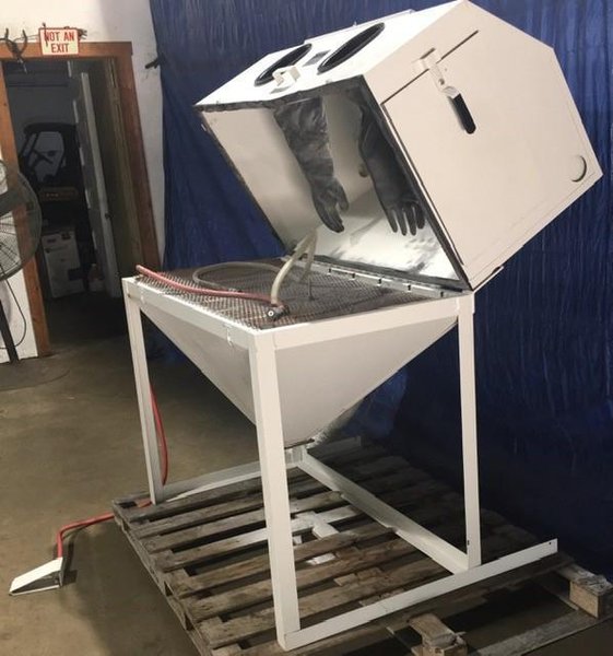 CYCLONE BLASTING CABINET STOCK #2774