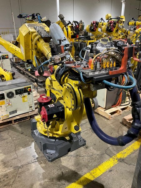 FANUC – R2000IB/210 W/ R-30IA Controls USED