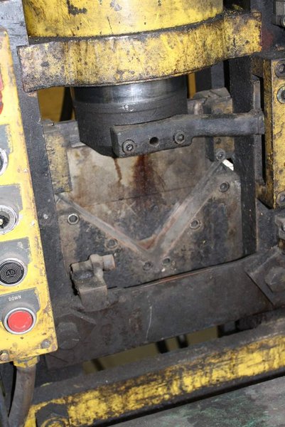 4' X 4' X 1/4' FABRILINE HYDRAULIC ANGLE SHEAR: STOCK 66113