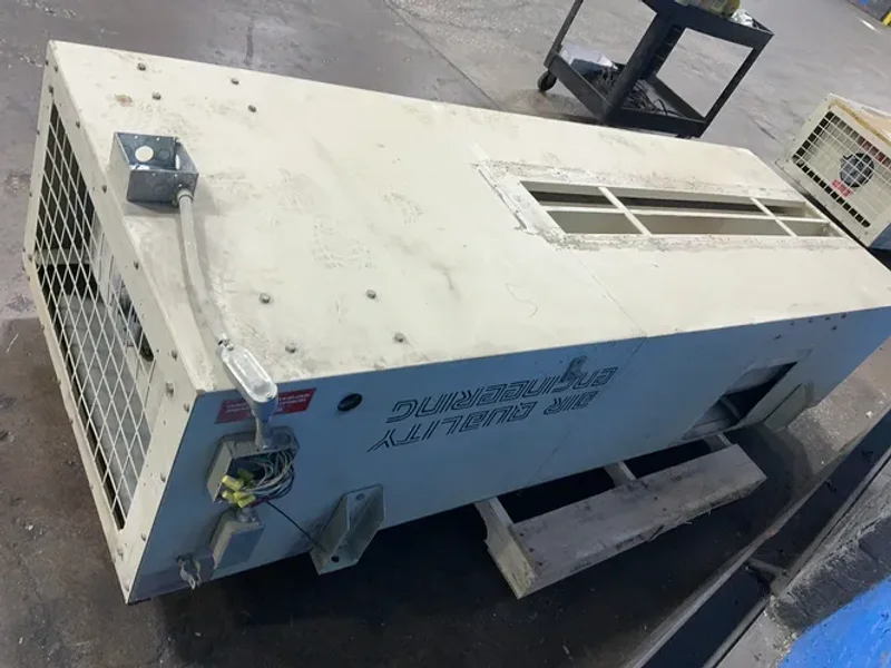 AIR QUALITY ENGINEERING INC. 5 HP FUME COLLECTOR  -  AQE 4000