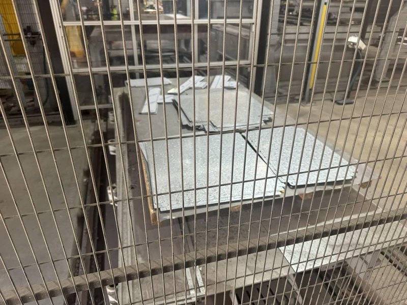 3000 Watt Salvagnini L3 Fiber Laser with 10 Tray Tower and Part Take Out Automation