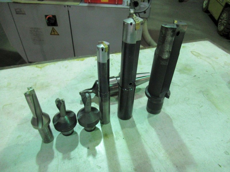 Coolant Thru Spindle Insert Drill Bodies with CAT 40 Tool Holder- Auction Item