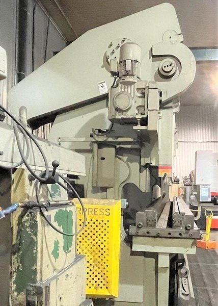 600 Ton x 16′ ACCURPRESS CNC Press Brake, Model 760016