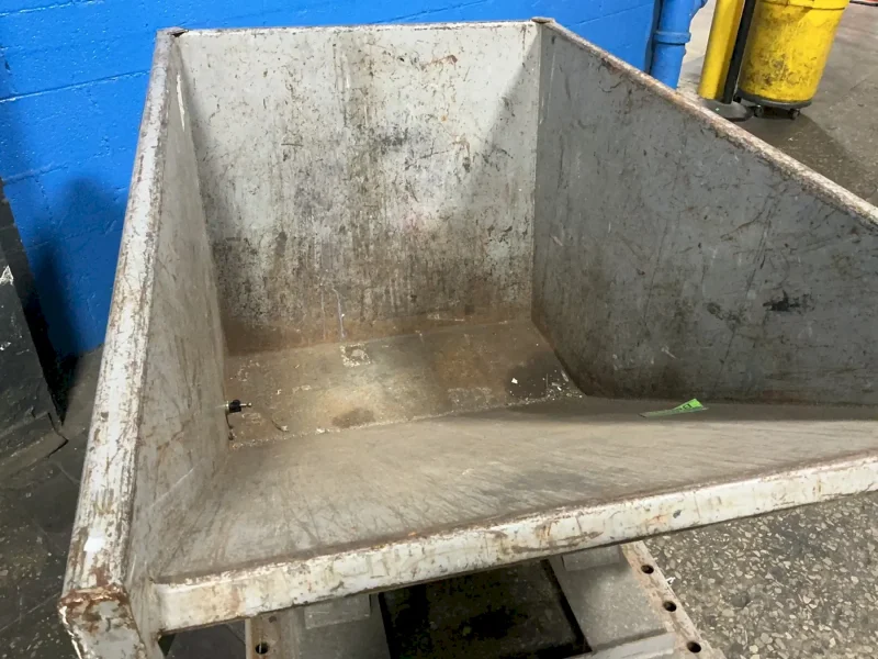 MCCULLOUGH INDUSTRIES 58" X 36" X 34" SELF-DUMPING HOPPER