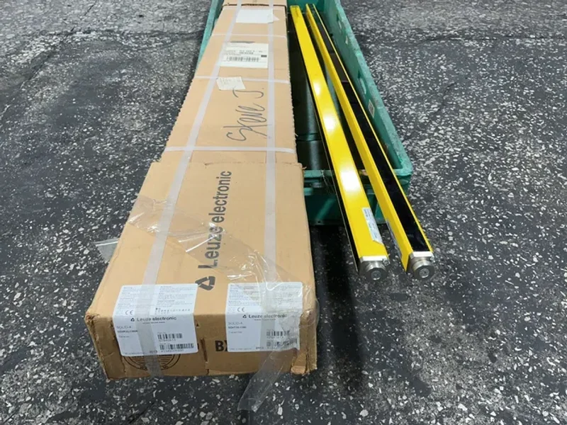 Leuze Electronic Safety Light Curtain System - Sd4r30-1350e