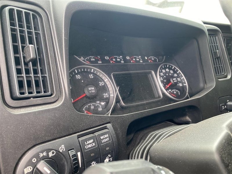 2018 International LT625 3HSDZAPR9JN532736