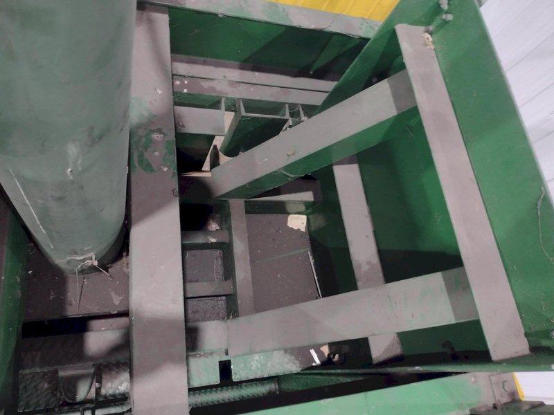 30" X 48" PTR MODEL #3400HD HYDRAULIC VERTICAL BALER: YOBRO #25712