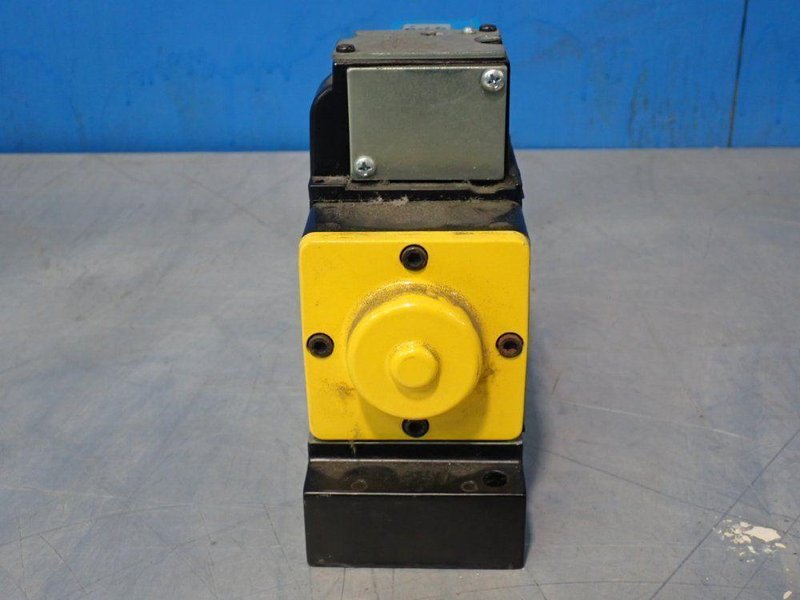 PARKER 35-150 PSI PNEUMATIC VALVE  -  HHB2007522
