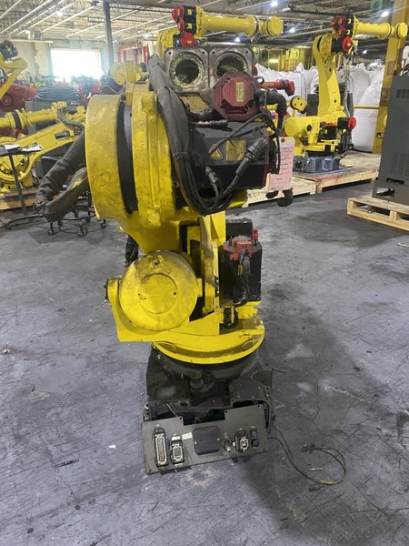 FANUC – R-2000iA/165F w/ R-J3iB Controls PARTS ONLY