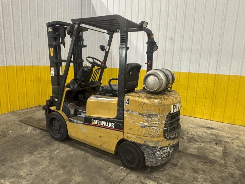 5,000 LBS CATERPILLAR MODEL #GC30K LP GAS FORKLIFT: STOCK #23033