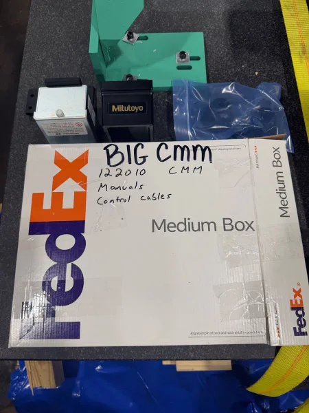 USED MITUTOYO CRYSTA-APEX V122010 CMM / SCANNER