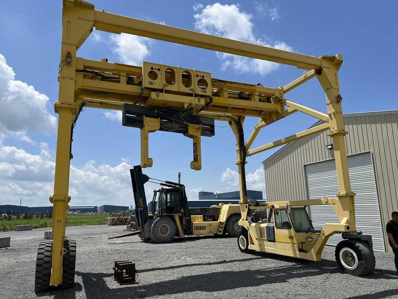 Mobile Crane Lift, Combilift Ltd., 40 Ton