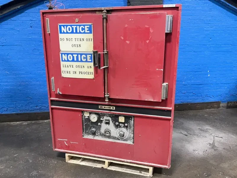 BLUE M 650* F / 343* C OVEN  -  P0M-136C-1