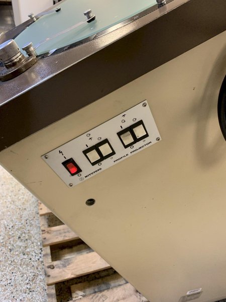 20” MITUTOYO Model PV500 Vertical Beam Floor Model Optical Comparator