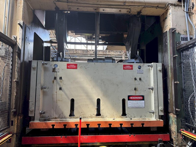 FULLY REFURBISHED 300 TON VERSON C2-300-72-42T PRESS RAM. STOCK # 0469724