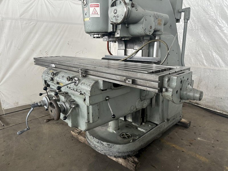 CINCINNATI NO. 4 VERTICAL MILL. STOCK # 0261724.