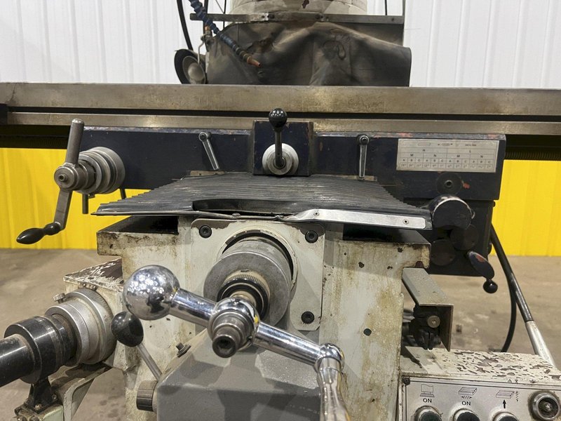 5 HP WILLIS MODEL #5000VS VERTICAL KNEE MILL: STOCK #19835