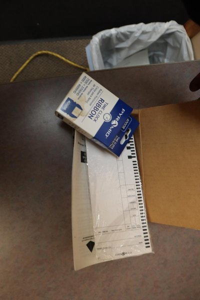 Pyramid 4000 Electronic Time Clock with Time Cards and Rack- Auction Item