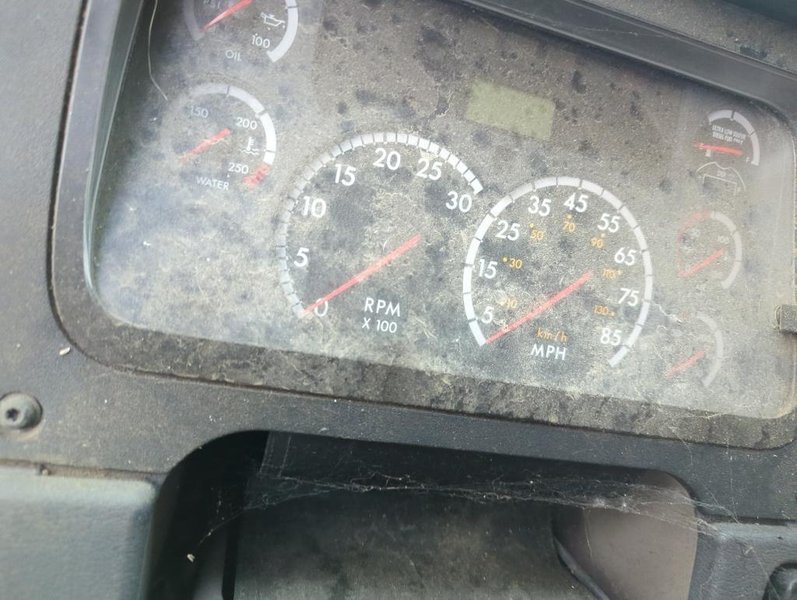 2013 Freightliner Cascadia 1FUJGLDR2DSBR0061