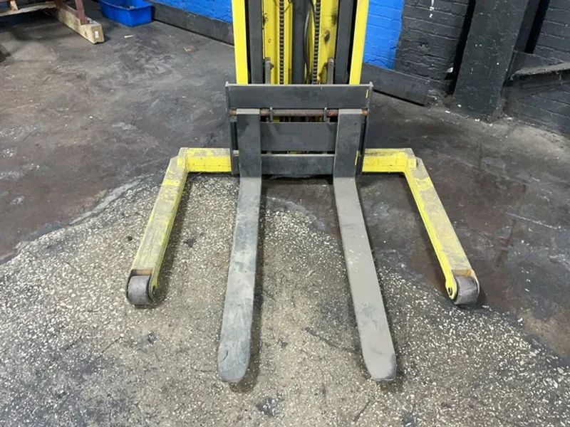 BIG JOE 2000 LBS WALK BEHIND LIFT   -  PDI-24-710