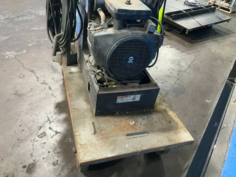 MILLER 70/35 A BOBCAT 225G PLUS WELDER/GENERATOR  -  BOBCAT 225G PLUS