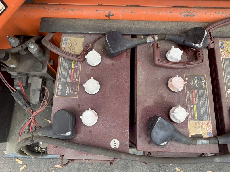 JLG MODEL: E400AJPN MANLIFT: STOCK #73042