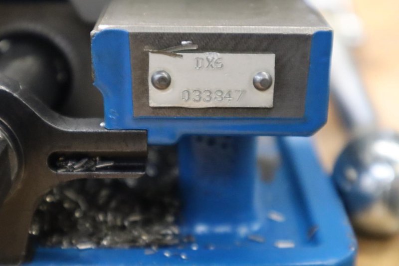 Kurt DX6 6&quot; Machine Vise, Steel Jaws, Handle- Auction Item