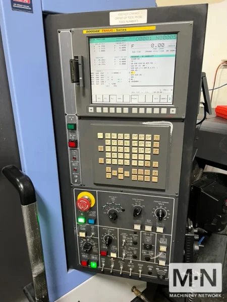 Doosan DNM 400 CNC Vertical Machining Center, 2010