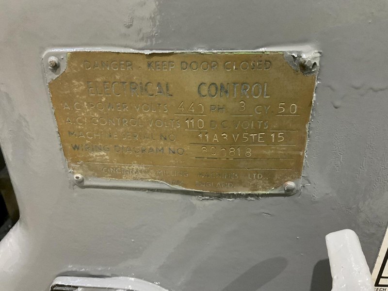 CINCINNATI VERTICAL MILL MODEL 315-16-VERTICAL MILL: STOCK #81261