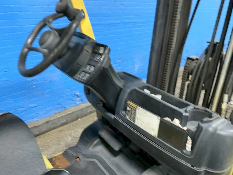 HYSTER 4800 LBS PROPANE FORKLIFT  -  S50FT