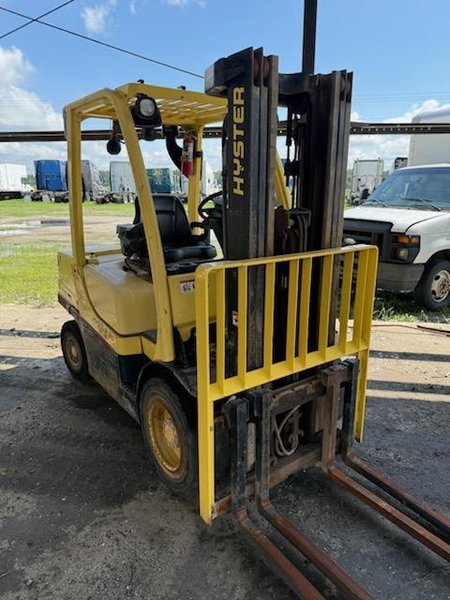 Hyster H70FT 7,000 lb LPG Cushion/Pneumatic Forklift, 2020 – Triple Mast, Side Shift (2)