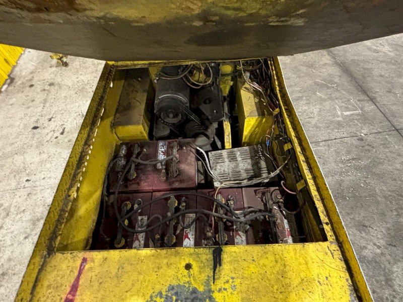 36 VOLT CUSHMAN MODEL 898361 STOCK CHASER/TUGGER CART: YOBRO #24651