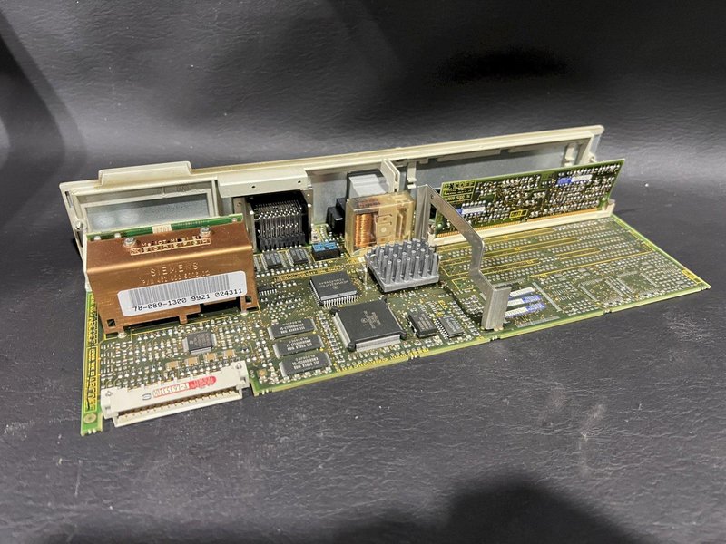 Siemens Simodrive 611 Servo Control Module Board 6SN1118-0DG21-0AA0
6SN11180DG210AA0
