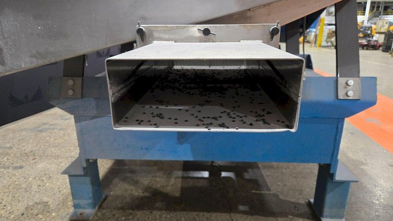 WITTE  LINEAR VIBRATING SCREEN TABLE 700 – 900 RPM  USED