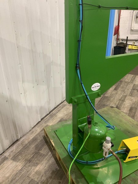 THE CLINCHER AIR CAM CLINCHING  MACHINE: STOCK #81156