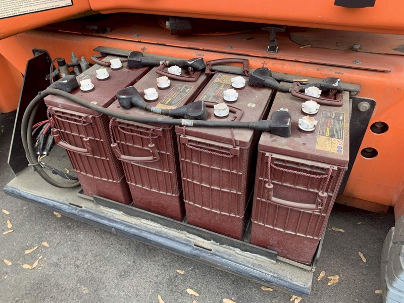 JLG MODEL: E400AJPN MANLIFT: STOCK #73042