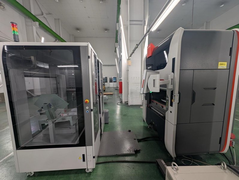 44 Ton x 3.5′ Bystronic Xpert 40/1030 CNC Hydraulic Press Brake, 2019 – w/ KUKA KR10R1100 Robot, 6 Axis Backgauge