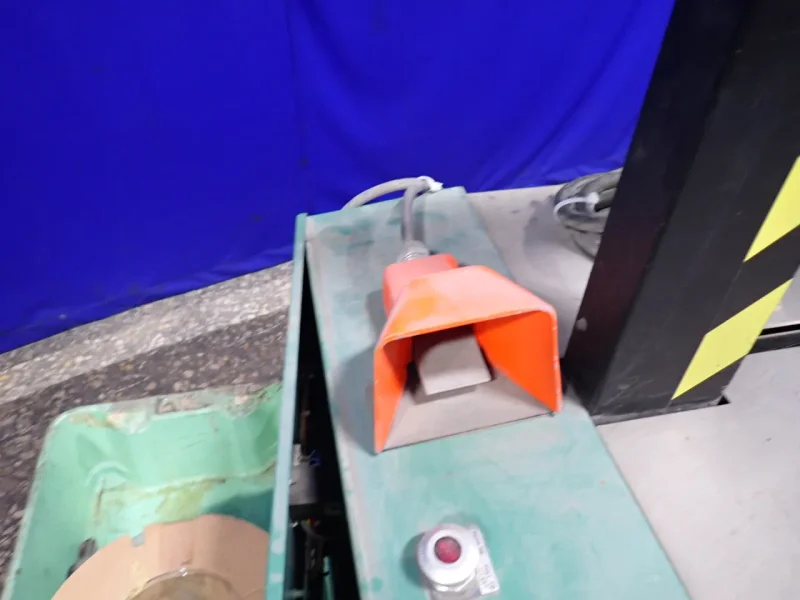 SIGNODE 21" X 30" AUTO STRAPPING MACHINE