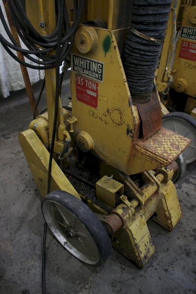 SET OF (4) 35 TON PORTABLE WHITING RAIL CAR JACKS: STOCK #77094