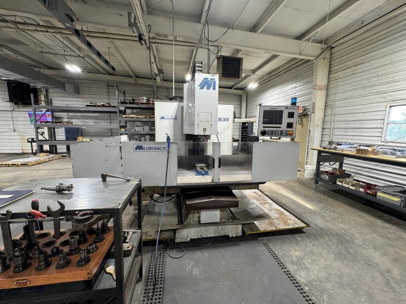MILLTRONICS HR-30 CNC VERTICAL MACHINING CENTER: STOCK #81123