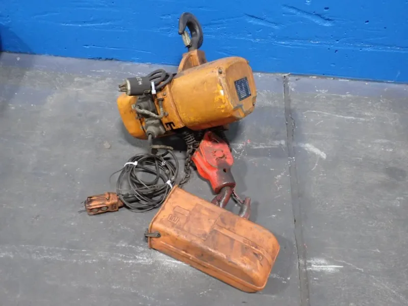 HITACHI LTD 3 TONS ELECTRIC CHAIN HOIST  -  3BS