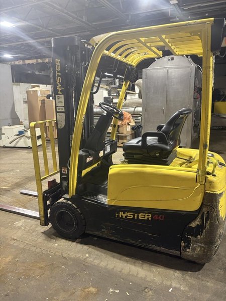 Hyster J40XNT 4,000 lb Electric Forklift, 2020 – Low Hours – 36 V – Pneumatic Tires