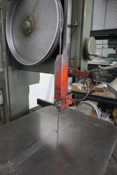 Grob 4V-18 Vertical Band Saw, 18" Throat, Blade Welder | Grinder, Variable Band Speed, Tilting Work Table w Pneumatic Feed- Auction Item