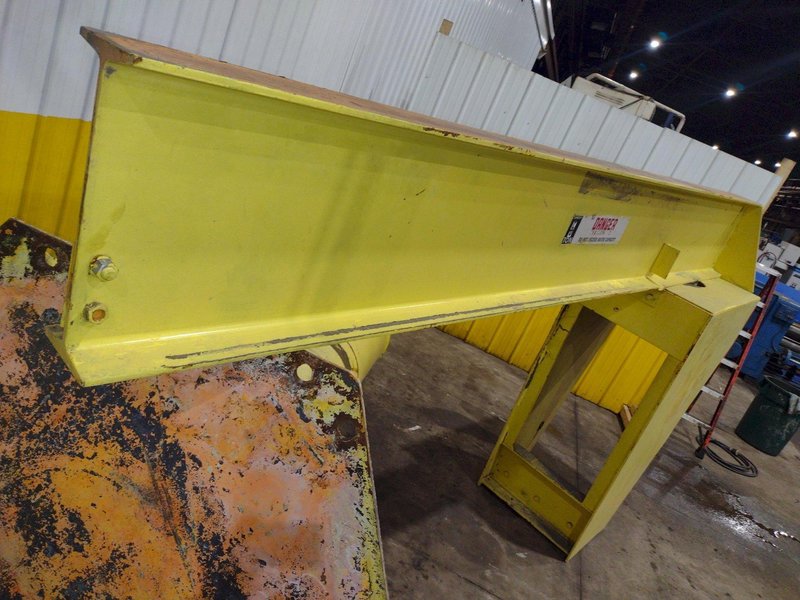 5 TON x 8' x 10' JIB ARM CRANE W/ 3 TON YALE HOIST: YOBRO #24982