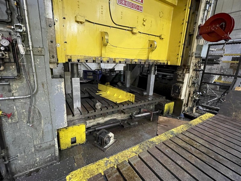 600-ton Blow Press SE4-600-120-84 Straight Side Metal Stamping Press, Year 1987, Rebuild In Process