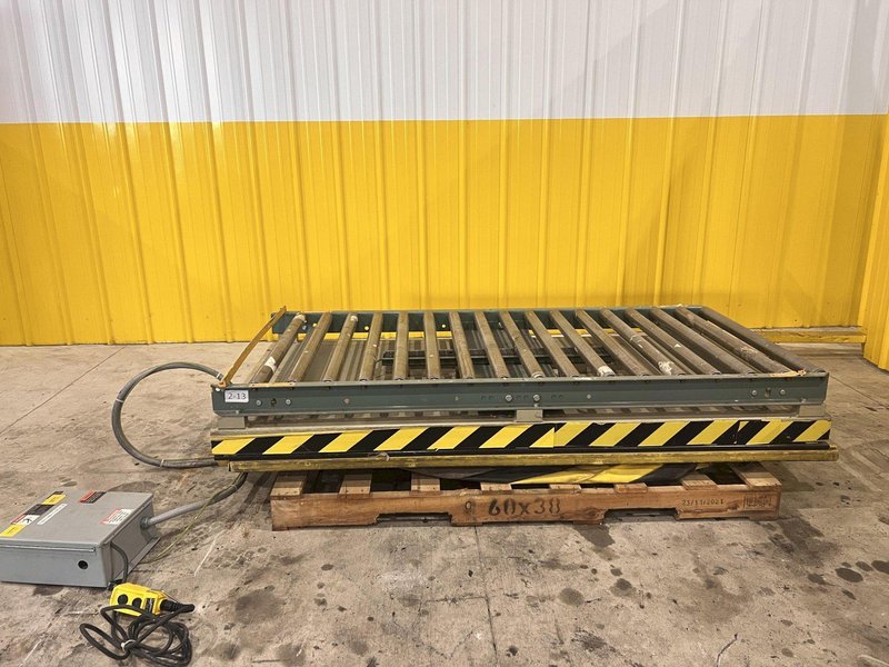 4,000 LB X 72" X 36" SOUTHWORTH MODEL #LS4-36 HYDRALUIC LIFT TABLE WITH ROLLER TOP: STOCK #20906