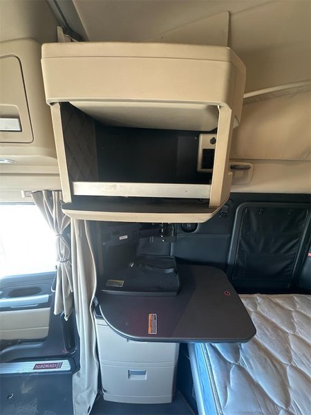 2022 Kenworth T680 1XKYD49X5NJ499897