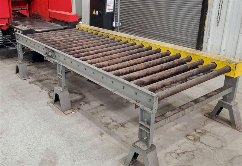 LEWCO POWERED ROLLER ENTRY &amp; EXIT CONVEYOR SYSTEM. STOCK #0522323.